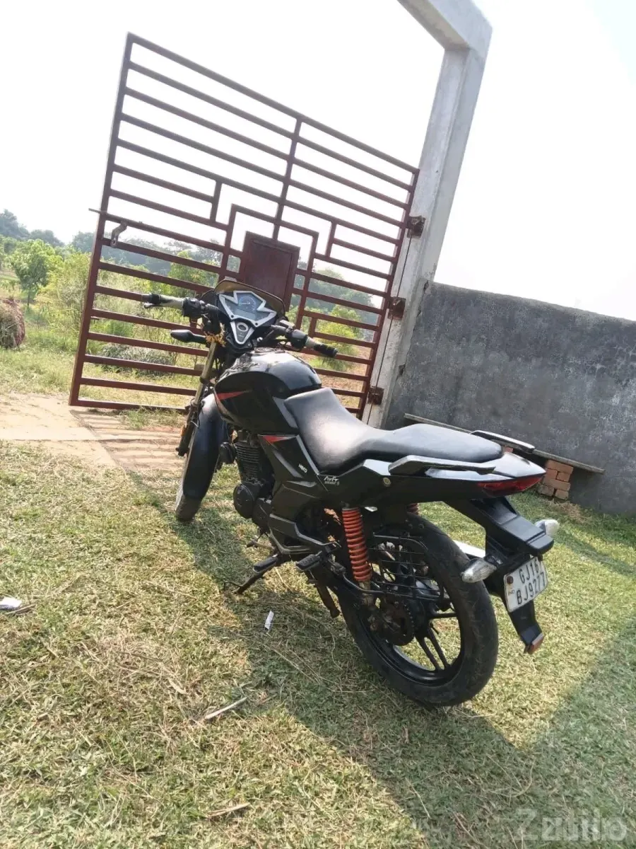 Hero Motorcycle Black Commuter Bike - Bikes - Padra - Image 3