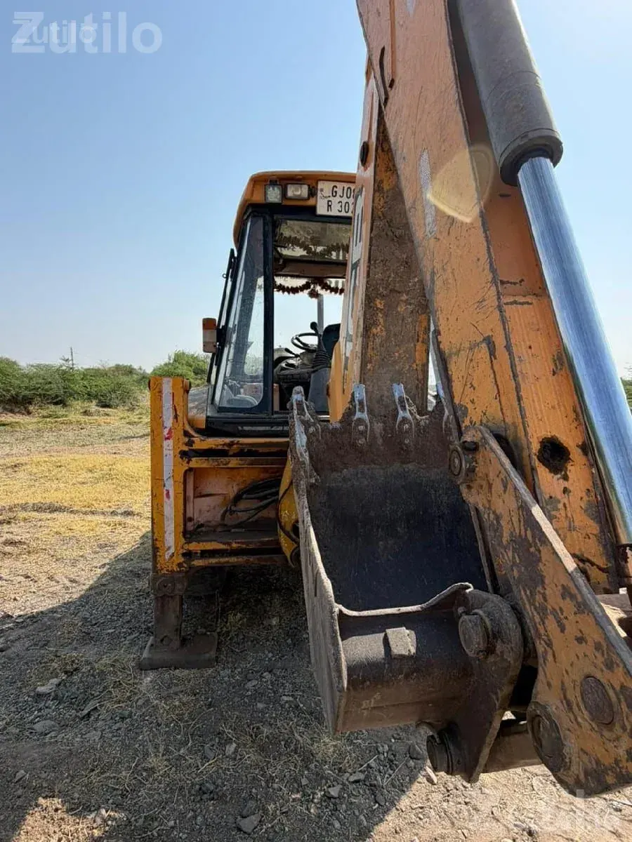 JCB 3DX Backhoe Loader 2010 Model - Construction Vehicles - Umrala - Image 3