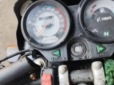 Hero Motorcycle 2017 Model 27000 Km Hero Motorcycle 2017 Model 27000 Km