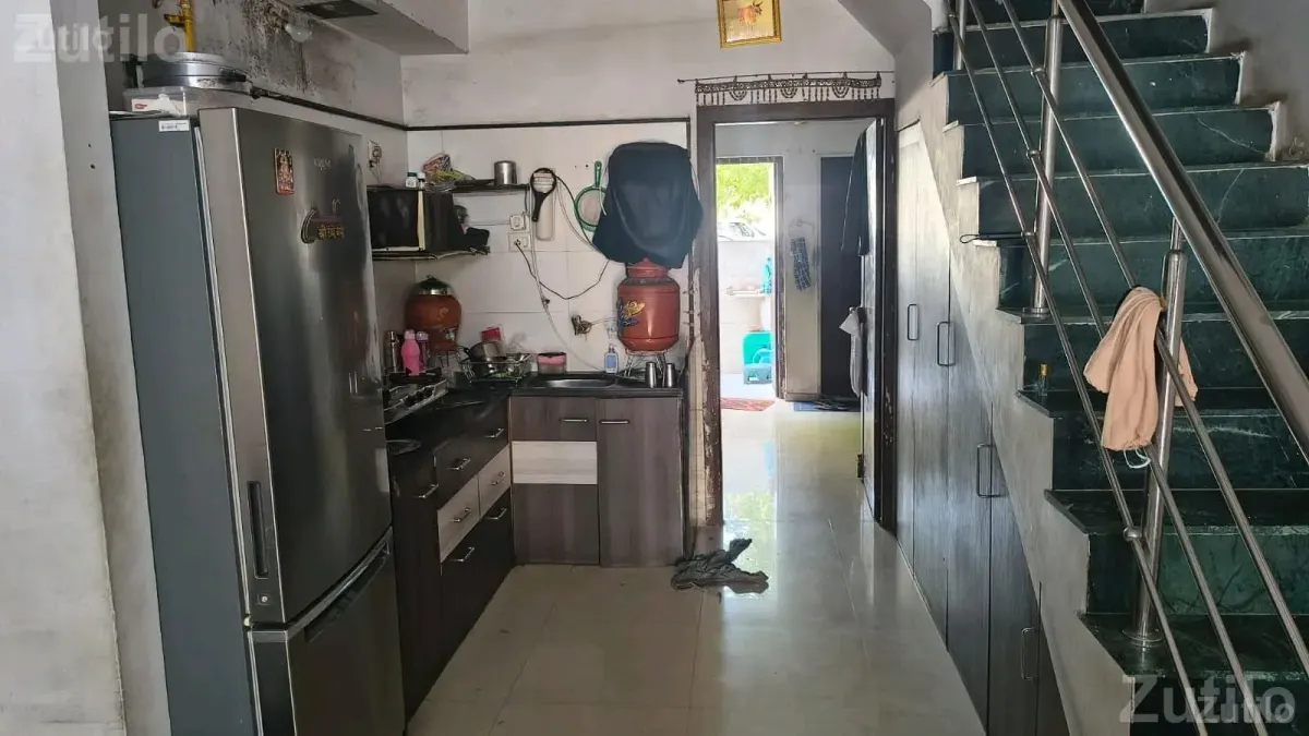 3BHK Duplex Tenament Fully Furnished House - House for Sale - Rajkot City - Image 5
