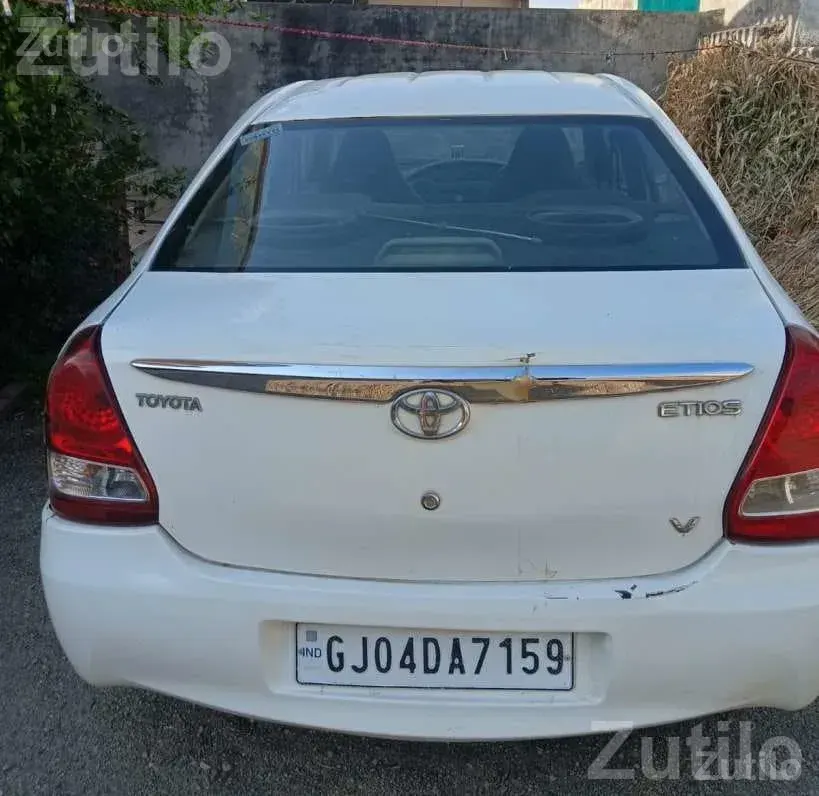 2012 Toyota Etios V Petrol CNG Car - Cars - Ahmedabad City - Image 3