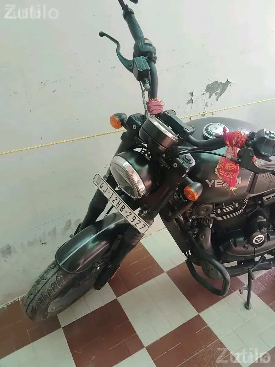 2023 Yezdi Roadster Motorcycle - Bikes - Bhuj - Image 4