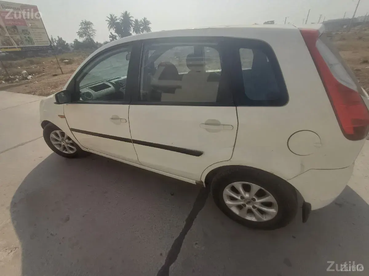 new tyre  top  model figo  ford - કાર - જામનગર શહેર - Image 2