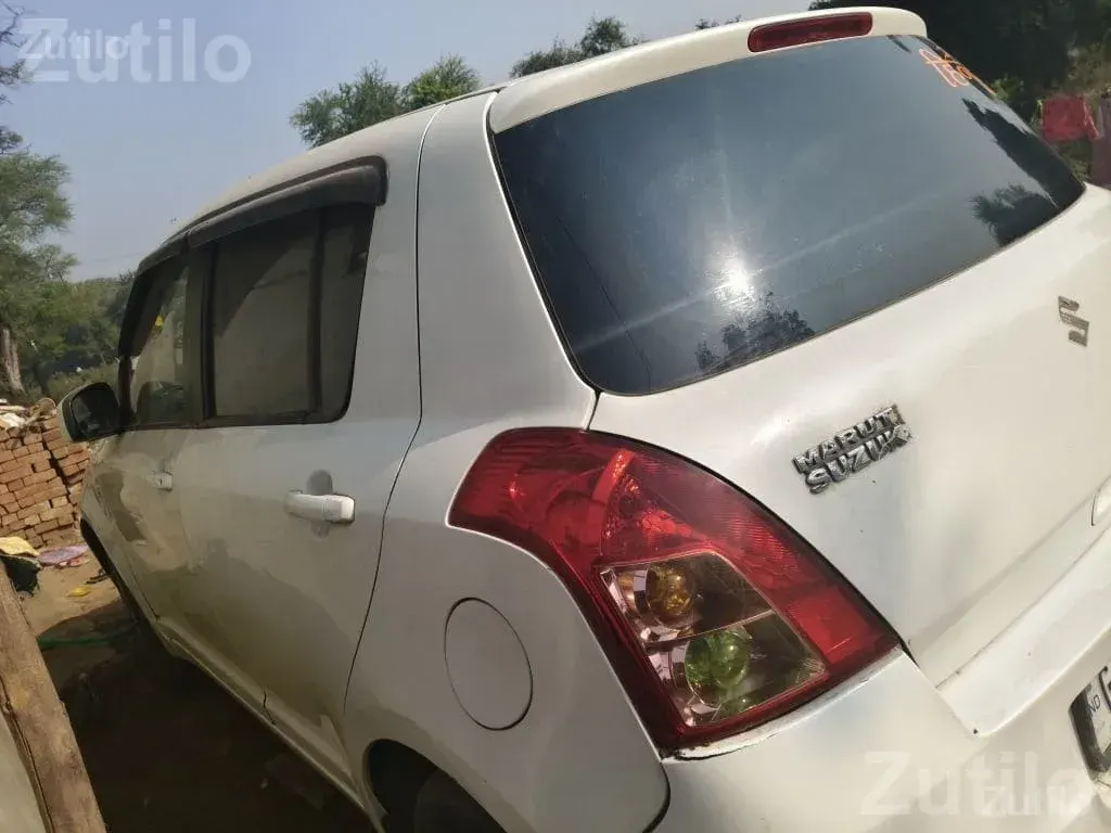 2010 Maruti Suzuki Swift White Hatchback - Cars - Nadiad - Image 2