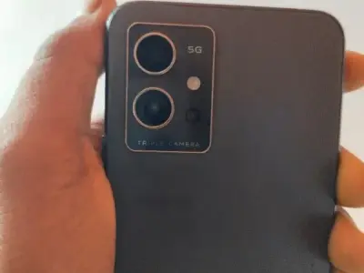 Vivo Y75 5G Triple Camera Phone Vivo Y75 5G Triple Camera Phone