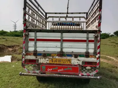 Mahindra Bolero Pickup BF4 2015 Mahindra Bolero Pickup BF4 2015