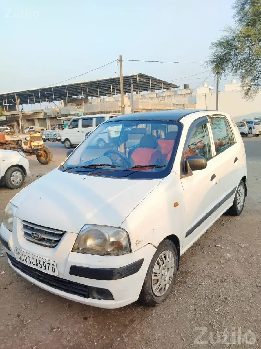 Hyundai Santro Petrol – White Hatchback - Cars - Rajkot City - Image 3