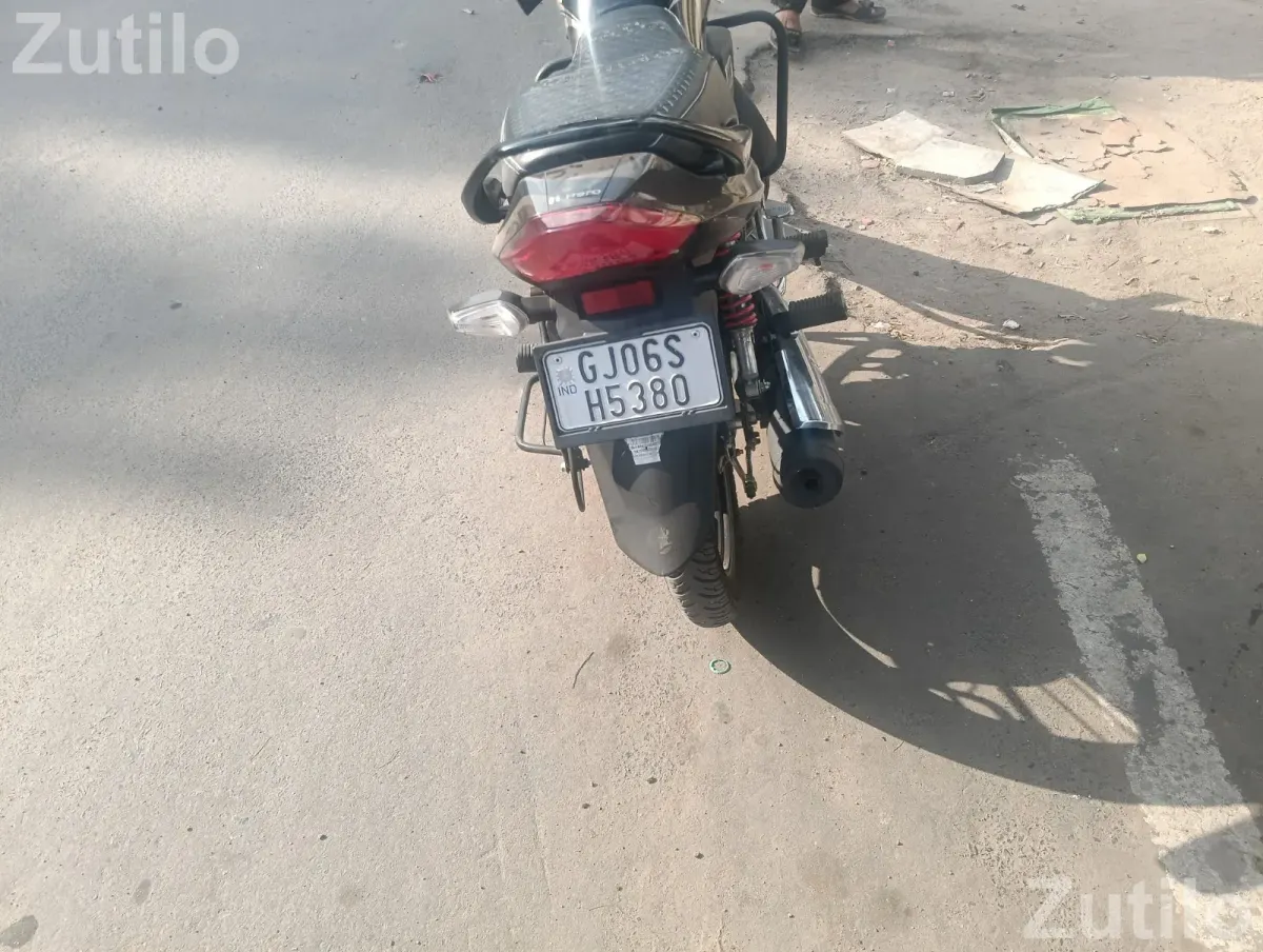 Hero Passion Plus 2025 | 8,900 KM | Single Owner | Good Condition - બાઇક્સ - વડોદરા શહેર - Image 2