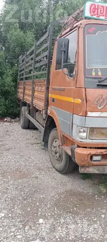 2011 Eicher 909 18 Ft Goods Truck - Trucks & Lorries - Rajkot City - Image 3
