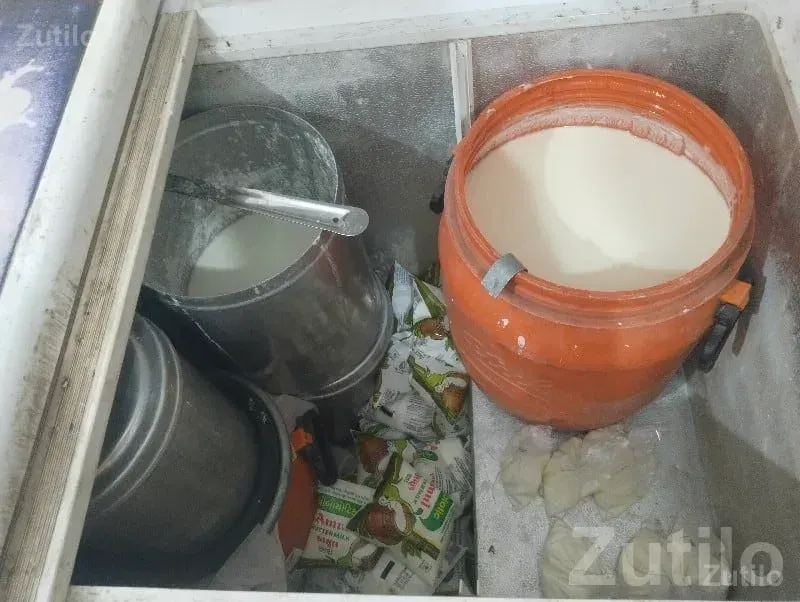 Momai Ice Cream Deep Freezer in Good Condition - Refrigerators - Kalyanpur - Image 2