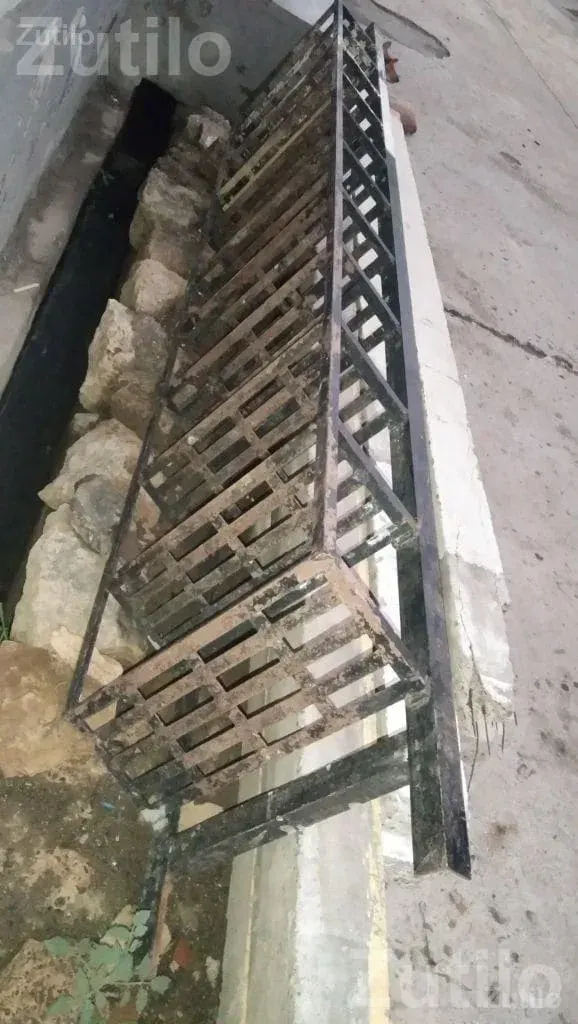 12 Foot Heavy Iron Ladder - Tools & Hardware - Upleta - Image 3