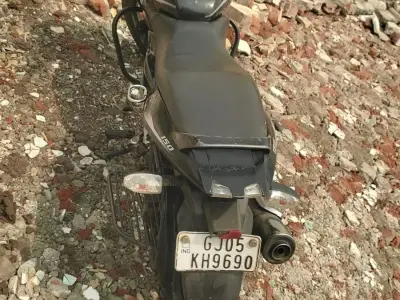 pulsar 150