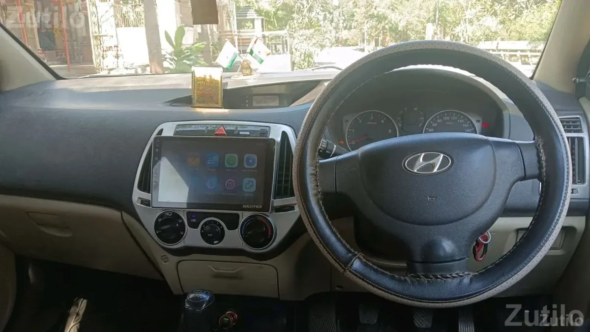 Hyundai i20 Magna 2012 - કાર - પોરબંદર - Image 4