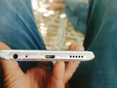 Used Android Smartphone with 3.5mm Jack Used Android Smartphone with 3.5mm Jack