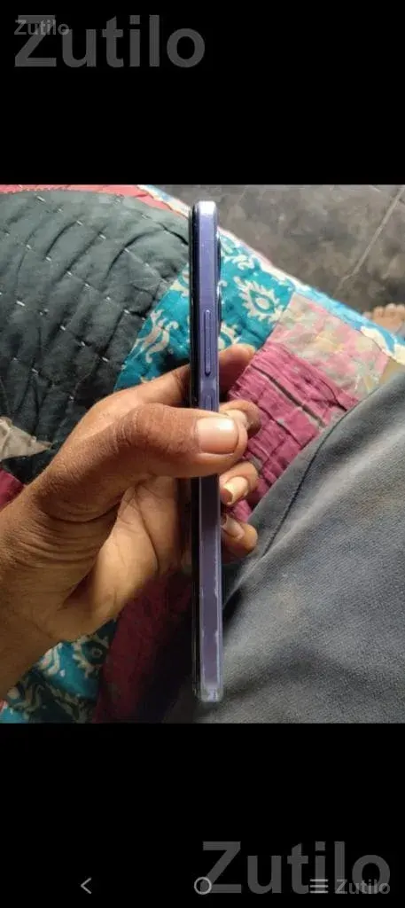 1 Year Old Purple Smartphone in Good Condition - Mobile Phones - Khambhalia - Image 2