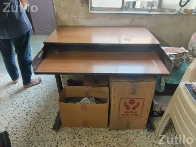 COMPUTER TABLE / STUDY TABLE COMPUTER TABLE / STUDY TABLE