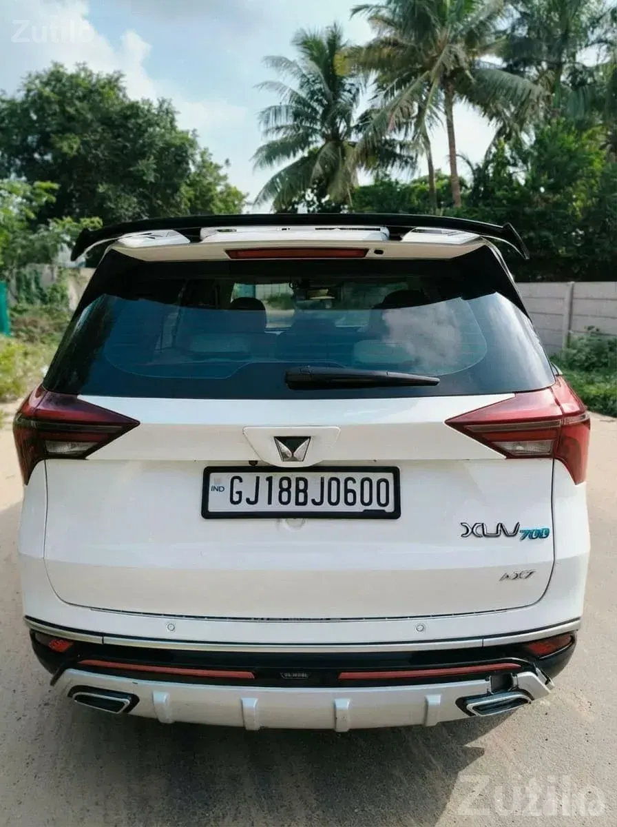 Mahindra XUV700 Premium White SUV - કાર - અમદાવાદ શહેર - Image 2