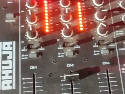DJ Sound System Set with Ahuja Mixer and Bass DJ Sound System Set with Ahuja Mixer and Bass