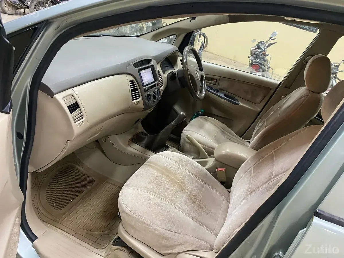 TOYOTA INNOVA G4 - કાર - ગાંધીનગર શહેર - Image 3