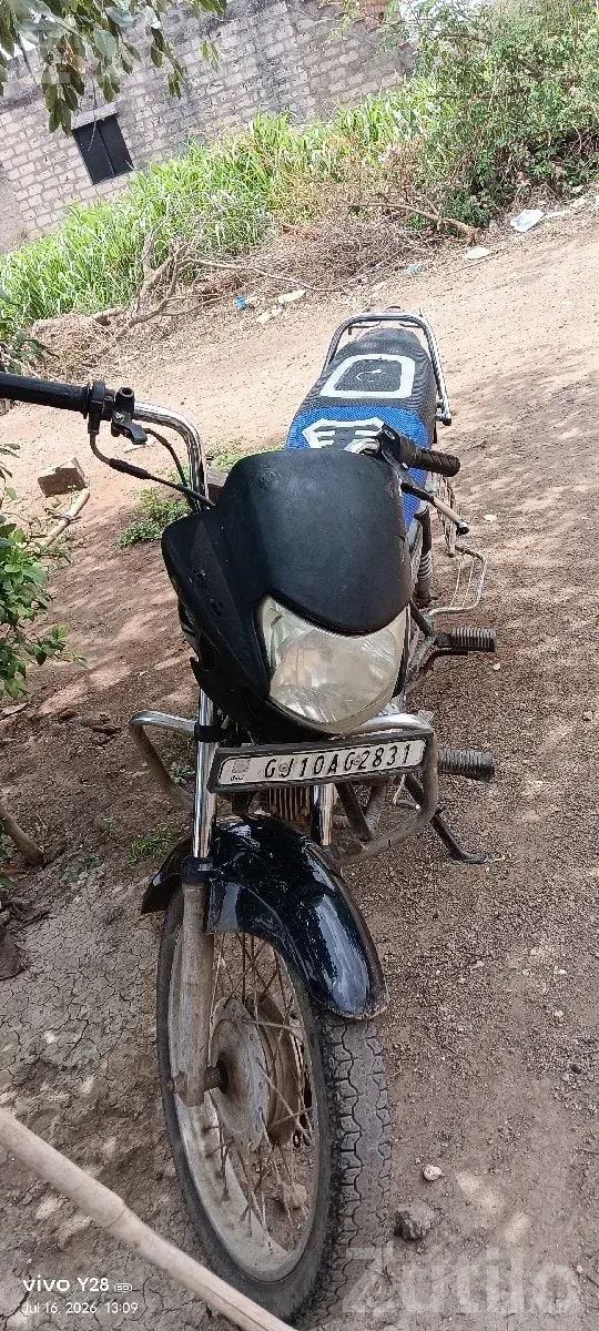 Used Commuter Motorcycle with Complete Book - બાઇક્સ - ભાણવડ - Image 3