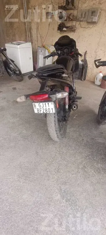 2015 Hero Karizma Black Bike - બાઇક્સ - જામજોધપુર - Image 2