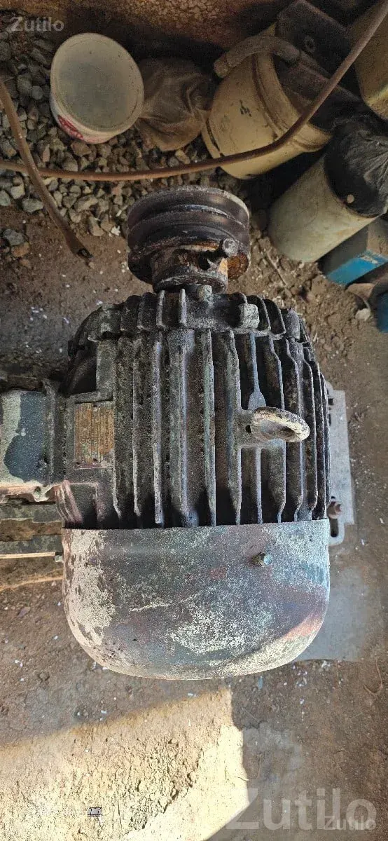 Central 16" Flour Mill with 10HP Motor - અન્ય ઔદ્યોગિક વસ્તુઓ - કલાવડ - Image 3