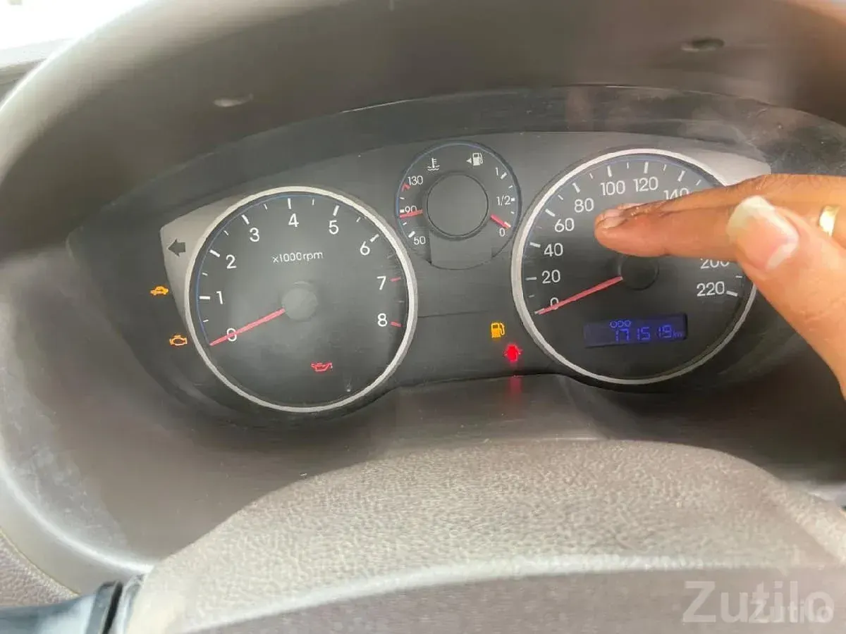 Hyundai i20 2012 Petrol CNG for Sale - કાર - માળિયા મિયાણા - Image 2