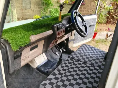 Mahindra Jeep White Manual SUV Mahindra Jeep White Manual SUV