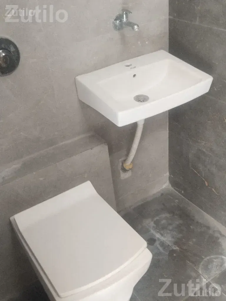 2BHK Semi Furnished Flat for Rent - ઘર ભાડે માટે - જુનાગઢ - Image 4