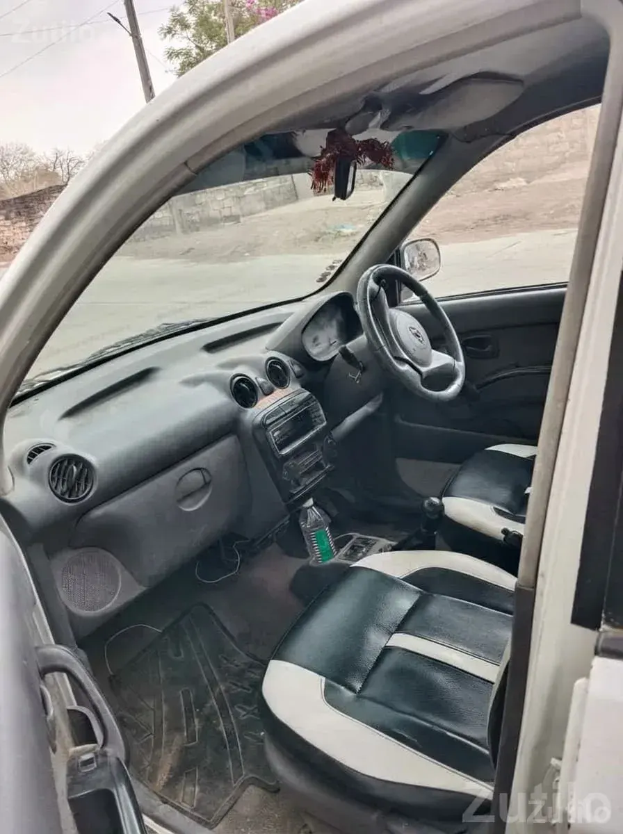 Hyundai White Petrol Small Family Car - કાર - બાબરા - Image 2