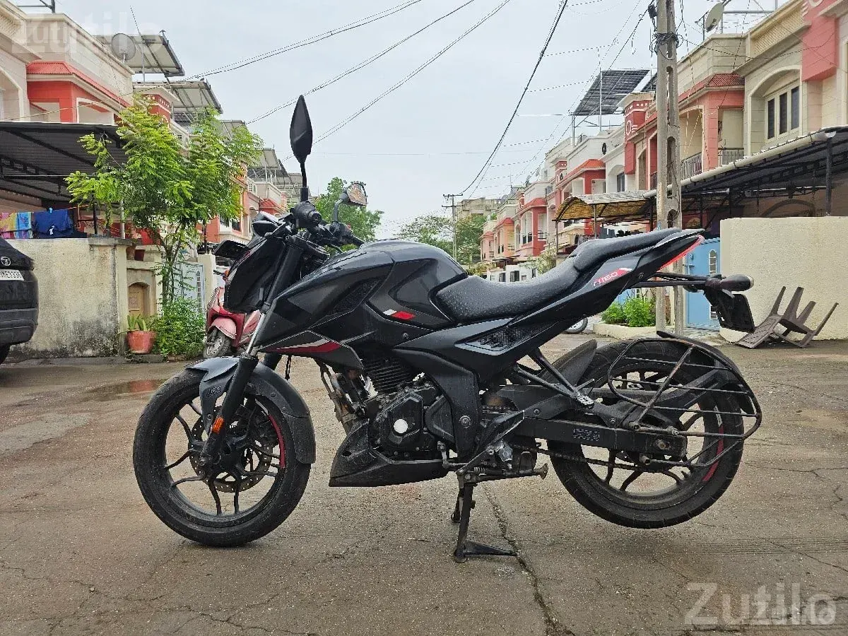 Bajaj Pulsar N160 2023 One Owner Bike - Bikes - Rajkot City - Image 2
