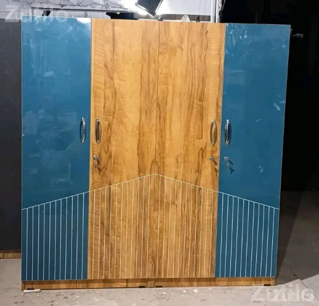 Wooden Wardrobe Cupboard with Mirror - કબાટ અને સ્ટોરેજ - રાજકોટ શહેર - Image 3