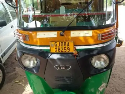 Bajaj RE CNG Auto Rickshaw with Active Loan Bajaj RE CNG Auto Rickshaw with Active Loan