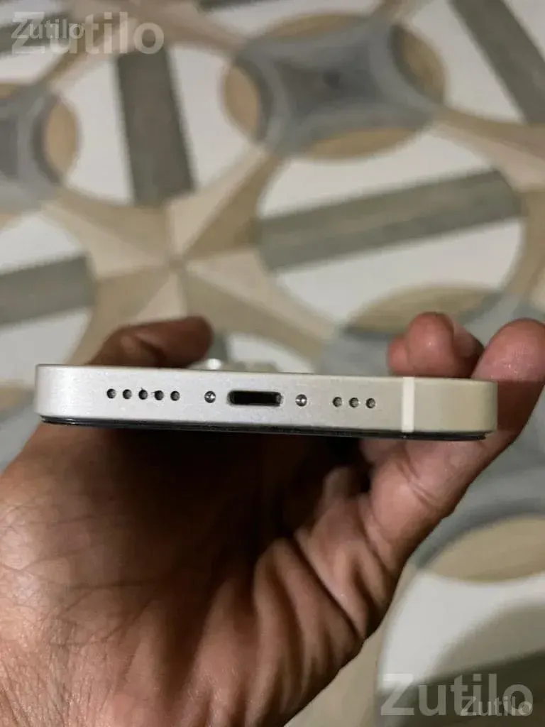 Apple iPhone 14 White in Tip Top Condition - મોબાઇલ ફોન - કેશોદ - Image 5
