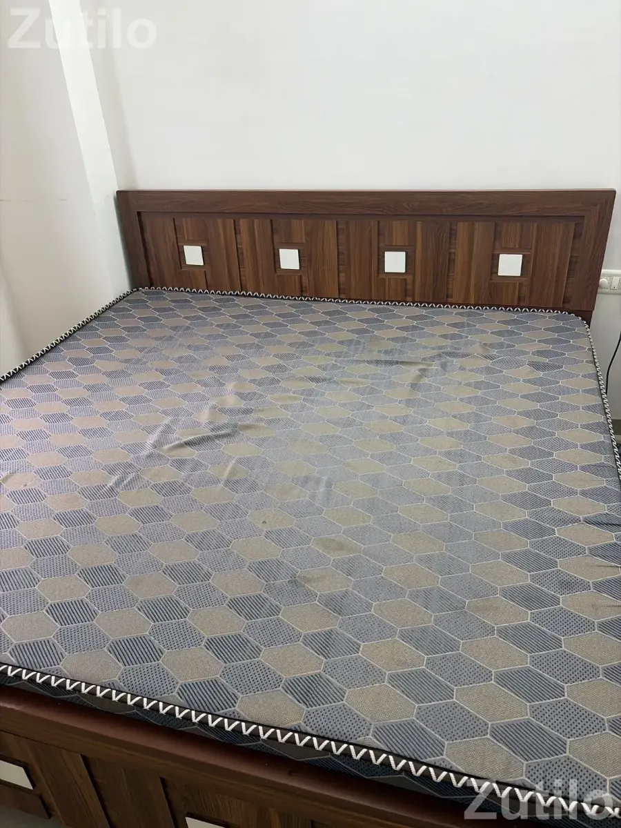 King size Bed - Beds & Mattresses - Ahmedabad City - Image 2