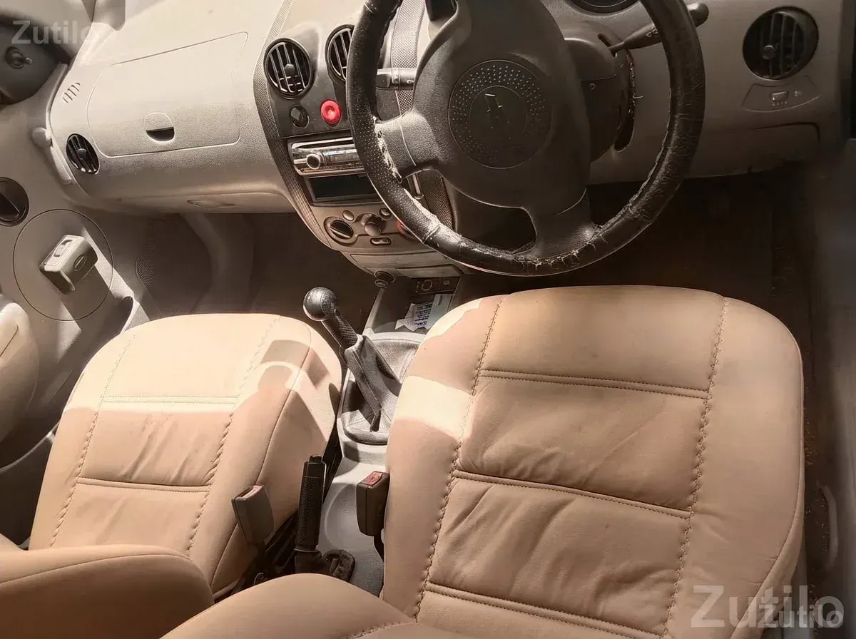 Chevrolet U-VA Hatchback Silver Car - કાર - અમદાવાદ શહેર - Image 3