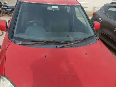 Maruti Suzuki Swift 2006 Red Hatchback Maruti Suzuki Swift 2006 Red Hatchback