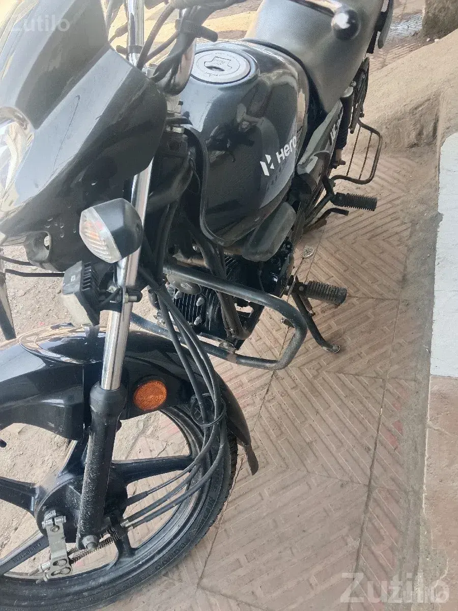 Hero HF Deluxe Black Motorcycle 2023 - બાઇક્સ - કુટિયાણા - Image 2