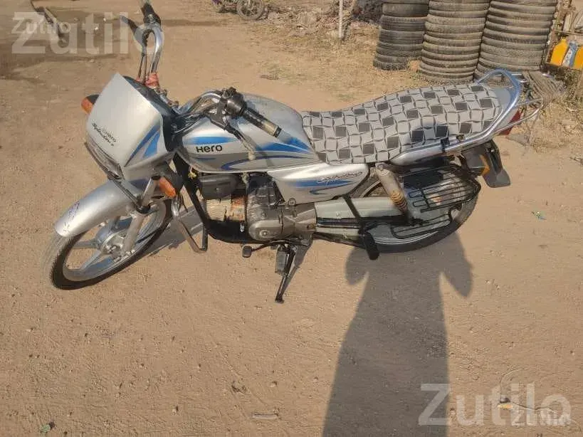 Hero Splendor 2017 Bike Second Owner - બાઇક્સ - બરવાળા - Image 2