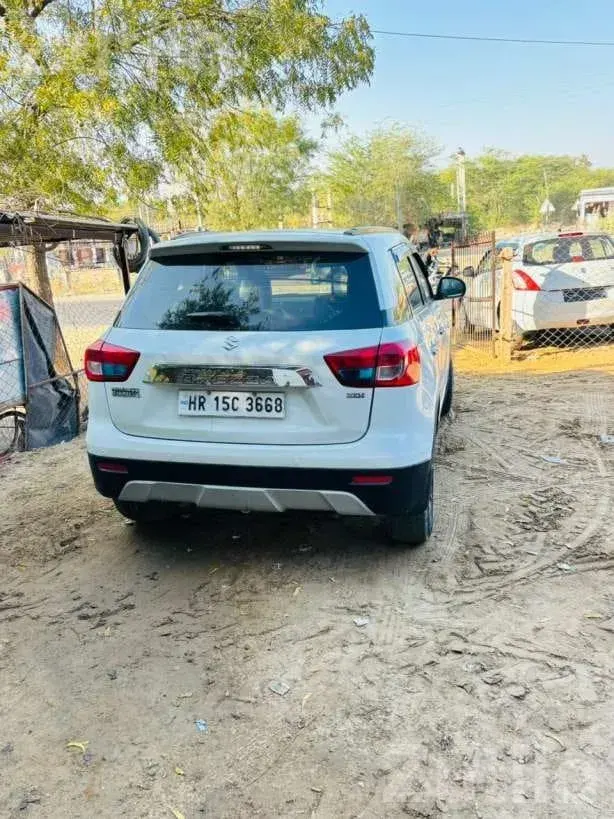 2016 Maruti Suzuki Vitara Brezza ZDi - કાર - થરાદ - Image 4