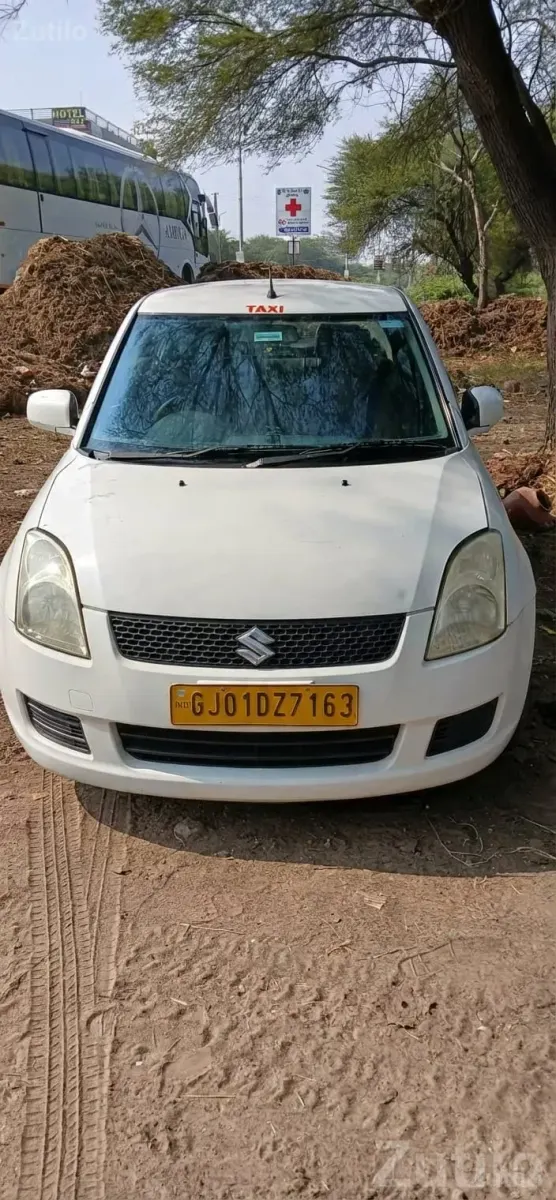 Maruti Swift Dzire 2016 White Sedan - કાર - અમદાવાદ શહેર - Image 4