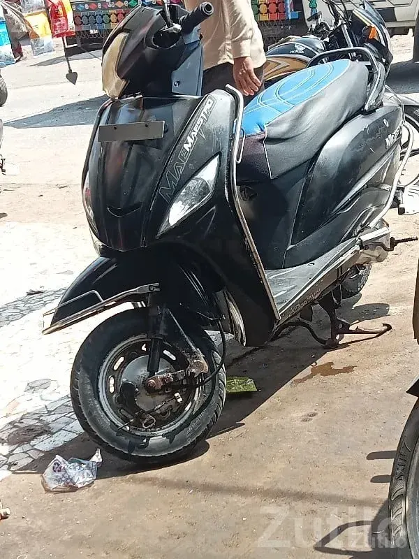 Hero Maestro DLX Scooter 2015 Model - Bikes - Mangrol - Image 2