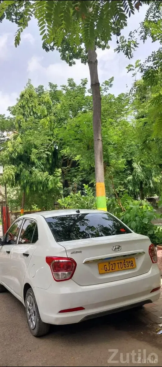 Hyundai Xcent Well‑Kept Interior Sedan - Cars - Ahmedabad City - Image 3