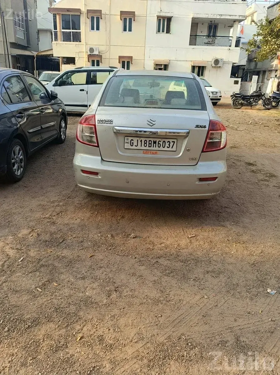 Maruti Suzuki SX4 Silver Sedan - Cars - Gandhinagar City - Image 2