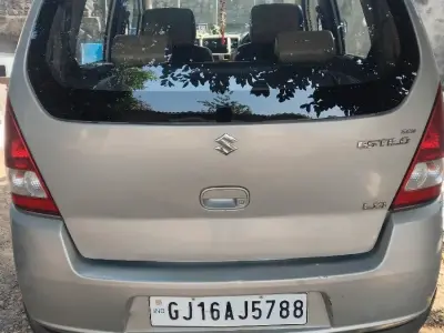 ફોર વ્હીલર વેચવાની છે.. ફોર વ્હીલર વેચવાની છે..