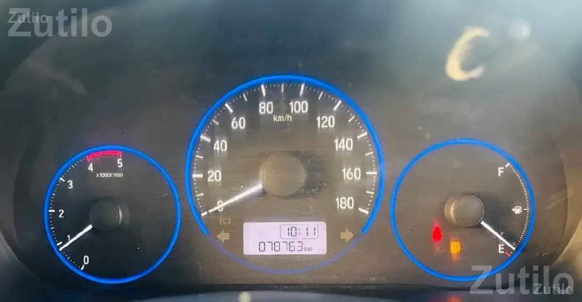 2015 Maruti Suzuki Swift VXI Petrol - કાર - રાજકોટ શહેર - Image 3