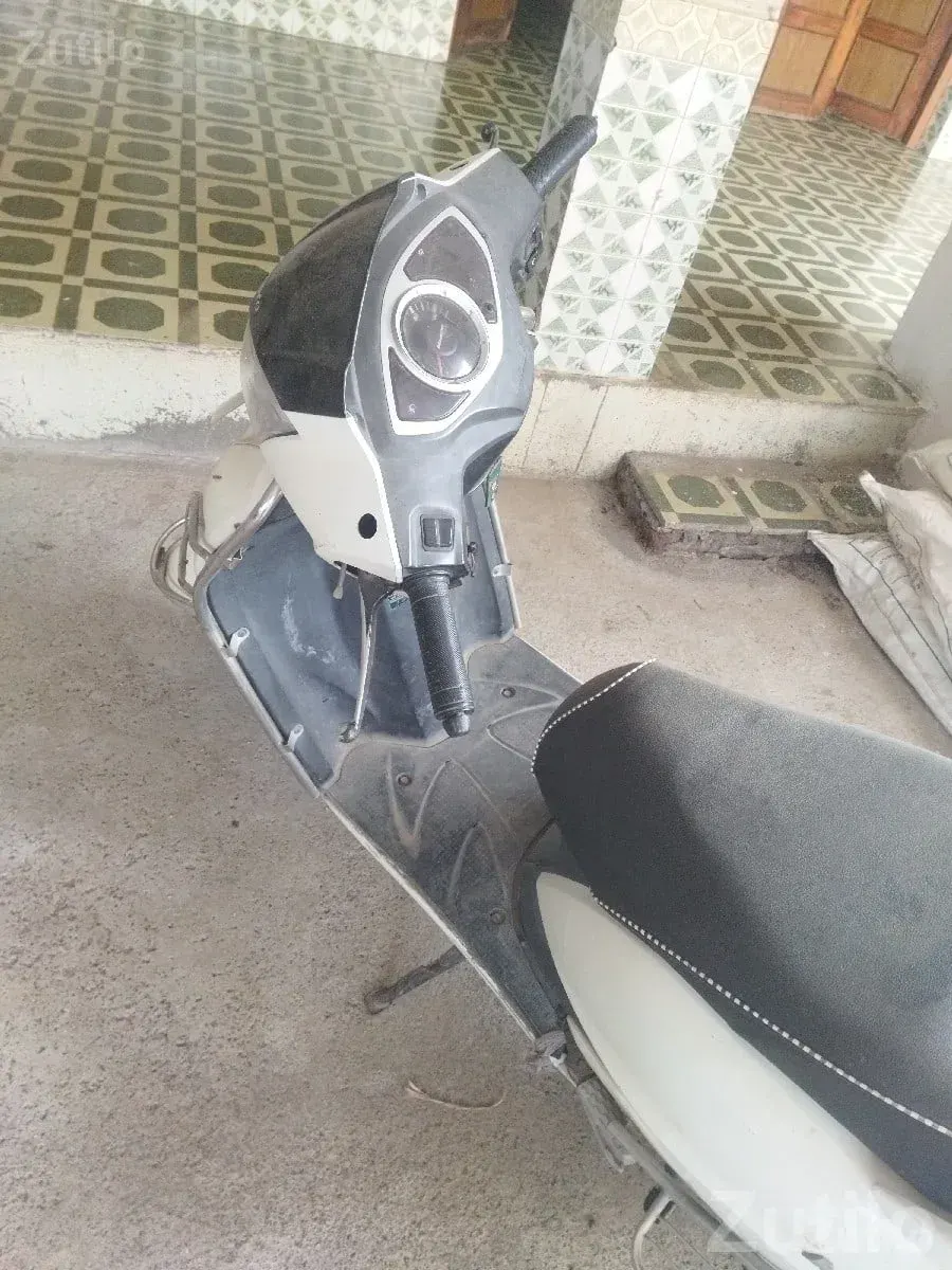 Hero Maestro 2013 Used Scooter for Sale - Bikes - Jasdan - Image 3