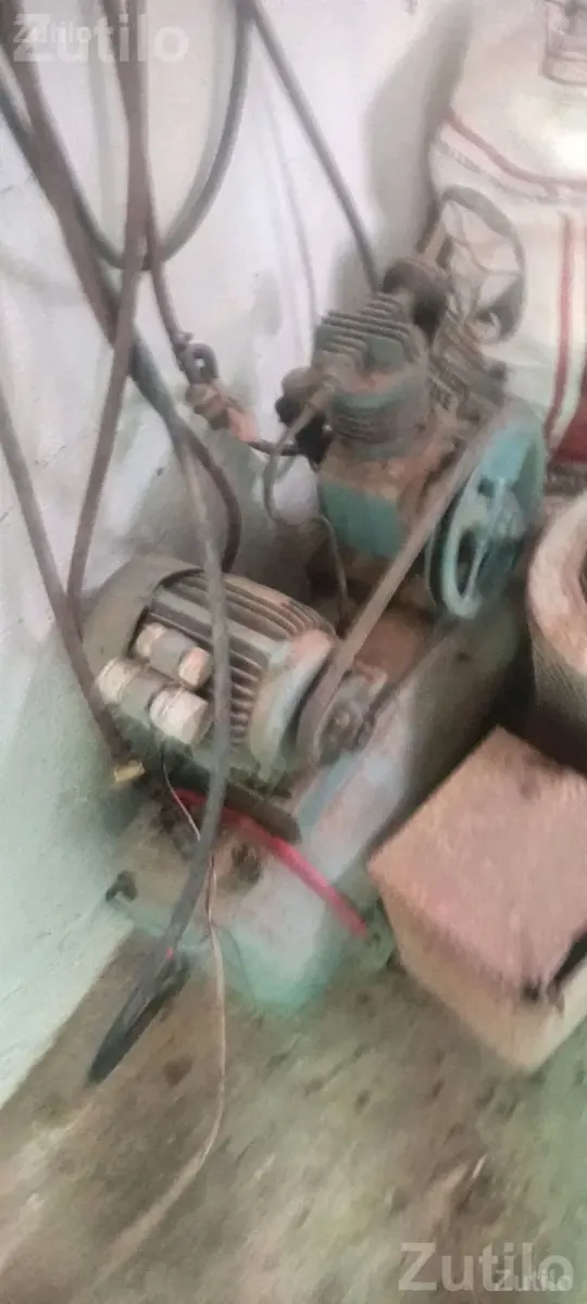 Toyo Air Compressor with Motor and 20 Ft Pipe - Machinery - Sutrapada - Image 4