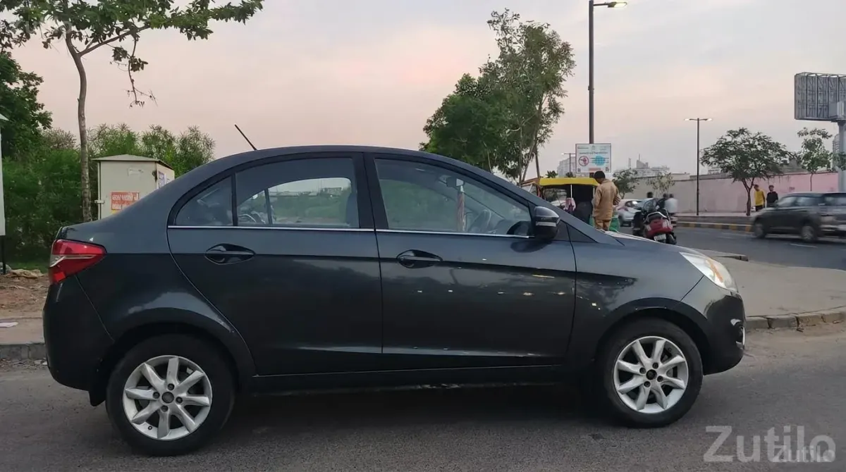 Tata Zest Grey Sedan in Good Condition - Cars - Ahmedabad City - Image 4
