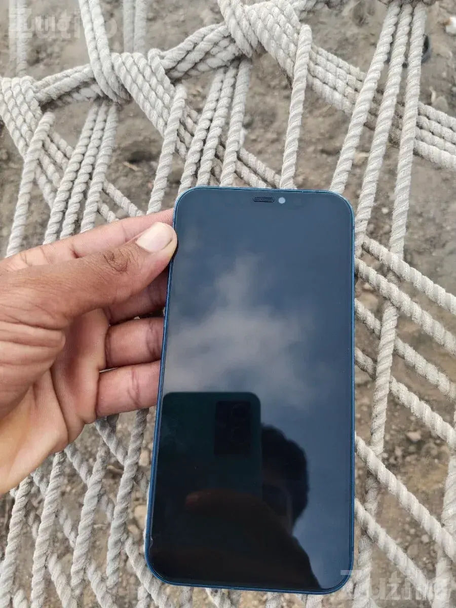 Apple iPhone 12 64GB Blue, 75% Battery Health - Mobile Phones - Khambhalia - Image 2